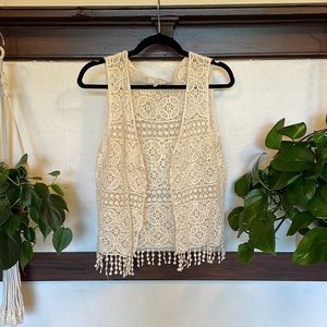 🌼3/$25 Never worn crochet vest